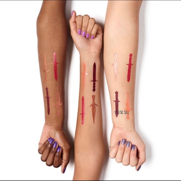 Urban Decay GoT Daenerys Targaryen Lipstick - Picture 4 of 5